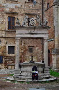 九游娱乐下载-英超球队结合疲劳评分系统动态分配替补上场时机，英超受伤率